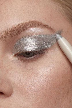 Стойкие тени-карандаш для век LONG LASTING EYESHADOW STICK