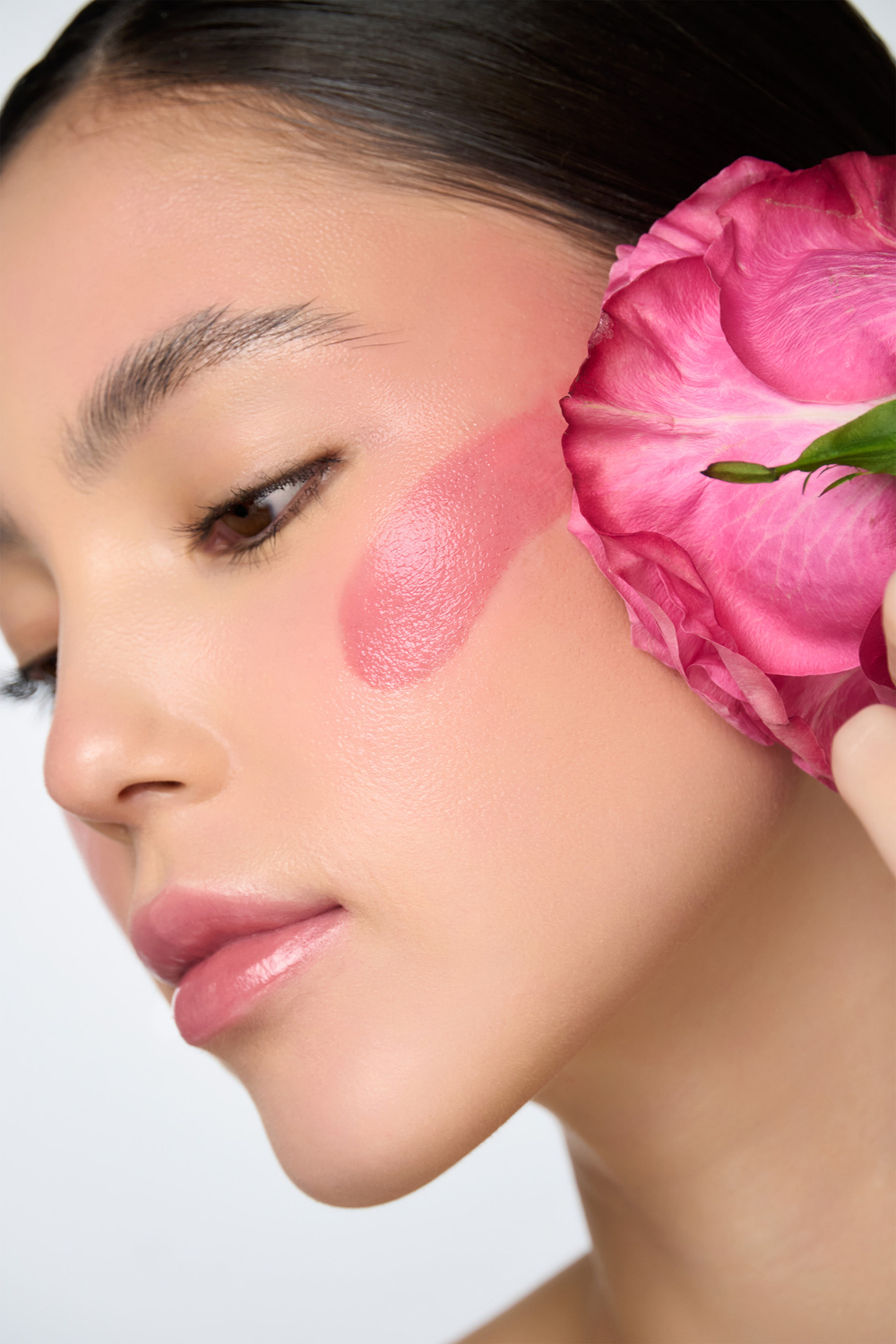 Кремовые румяна в стике CREAMY GLOW BLUSH STICK тон Velvet Rose