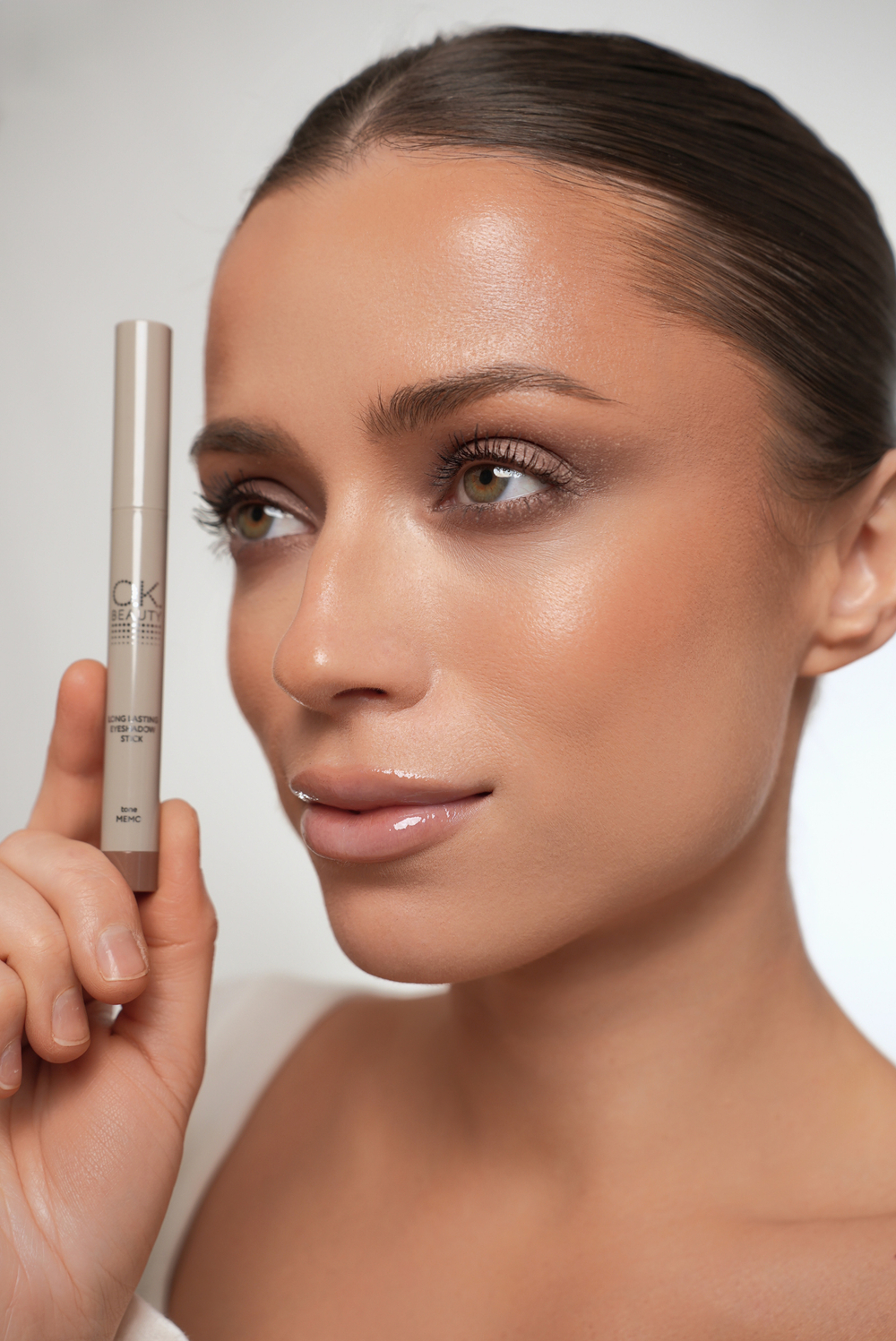 Стойкие тени-карандаш для век LONG LASTING EYESHADOW STICK в оттенке MEMO