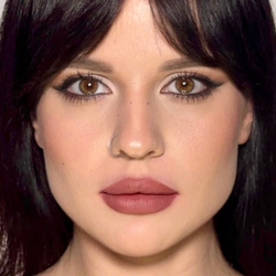 Стойкий карандаш для губ OK BEAUTY COLOR SALUTE SLIDE & STAY в оттенке MARS