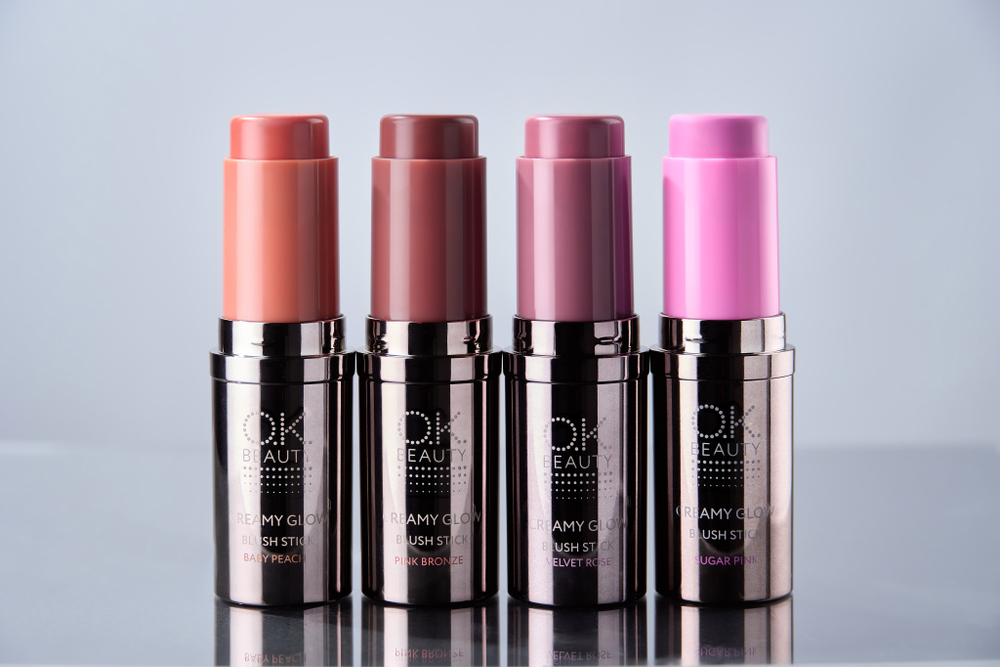 Кремовые румяна в стике CREAMY GLOW BLUSH STICK