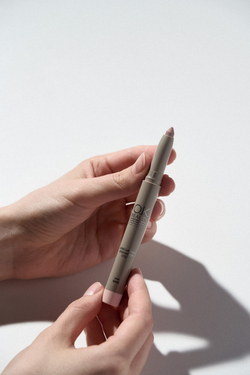 Стойкие тени-карандаш для век LONG LASTING EYESHADOW STICK