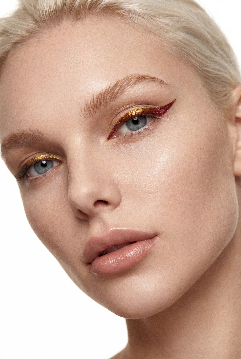 Дуохромный стойкий карандаш для глаз OK BEAUTY HYPNOCHROME