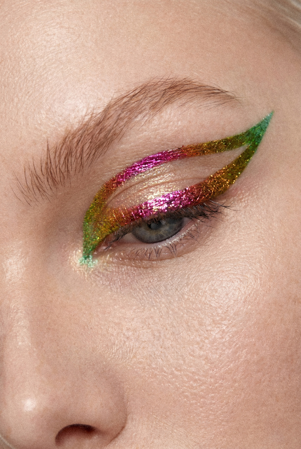 Дуохромный стойкий карандаш для глаз OK BEAUTY HYPNOCHROME