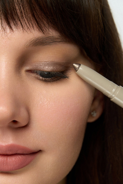 Стойкие тени-карандаш для век OK BEAUTY/ OK BEAUTY LONG LASTING EYESHADOW STICK в оттенке HAZE
