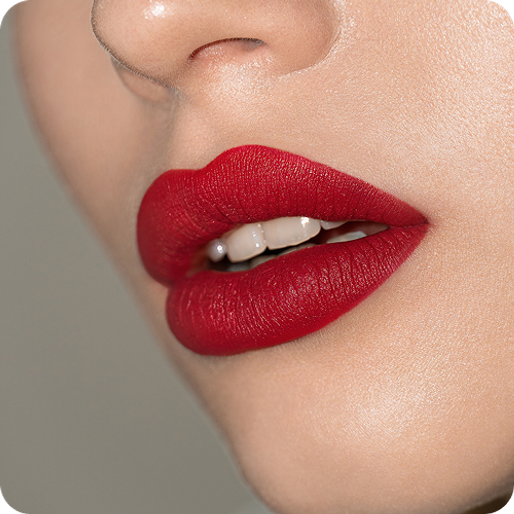 Красная помада как культурный код: как носить её в 2026-м