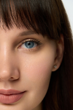 Стойкие тени-карандаш для век OK BEAUTY/ OK BEAUTY LONG LASTING EYESHADOW STICK в оттенке LEO