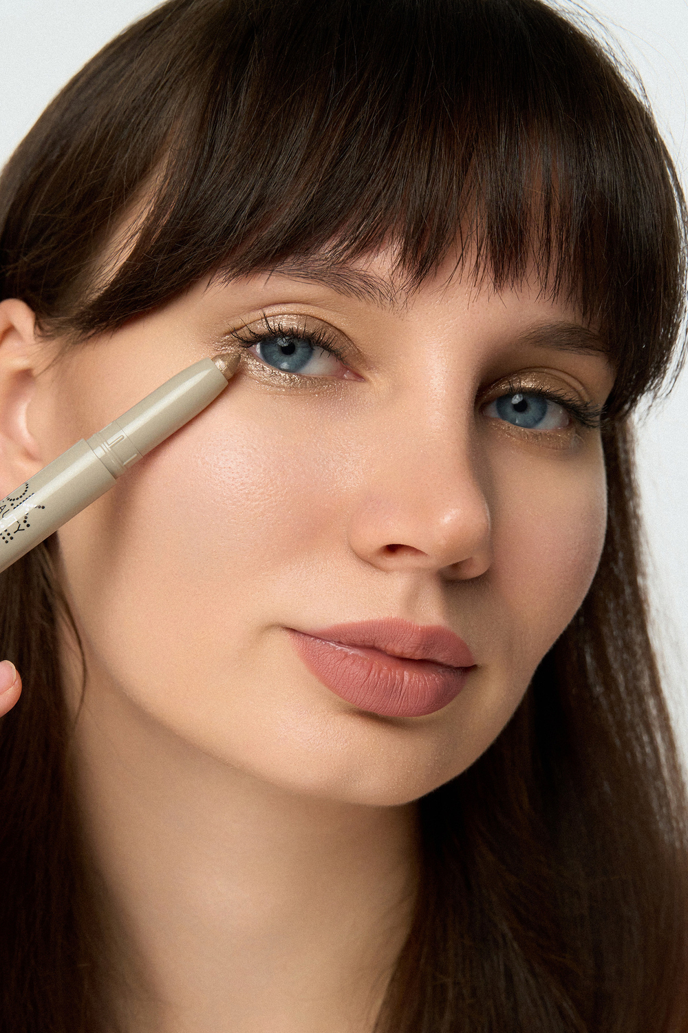 Стойкие тени-карандаш для век OK BEAUTY/ OK BEAUTY LONG LASTING EYESHADOW STICK в оттенке LEO
