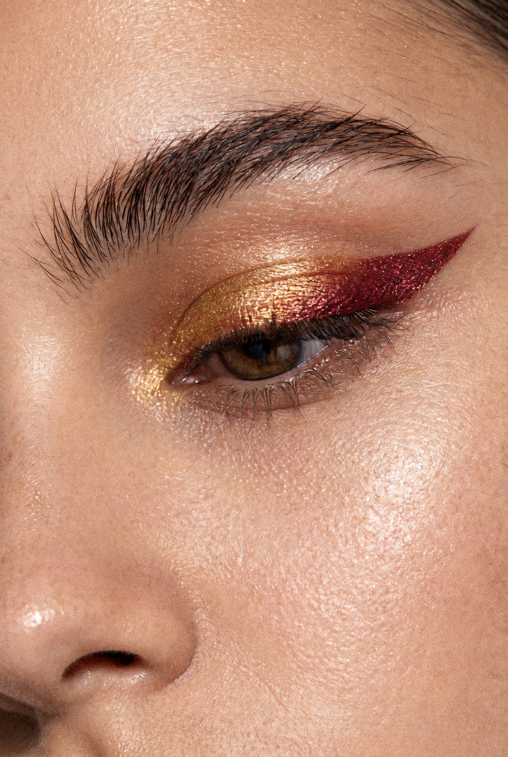 Дуохромный стойкий карандаш для глаз OK BEAUTY HYPNOCHROME