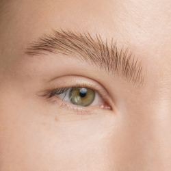 Фиксирующий гель для бровей OK BEAUTY COLOR SALUTE DEFINE & SHAPE FIXING BROW GEL