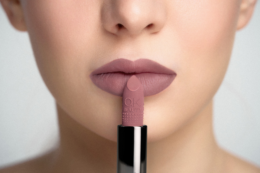 Увлажняющая стойкая матовая помада OK BEAUTY LONG LASTING SILK MATTE LIPSTICK в оттенке TREND