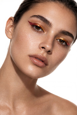 Дуохромный стойкий карандаш для глаз OK BEAUTY HYPNOCHROME